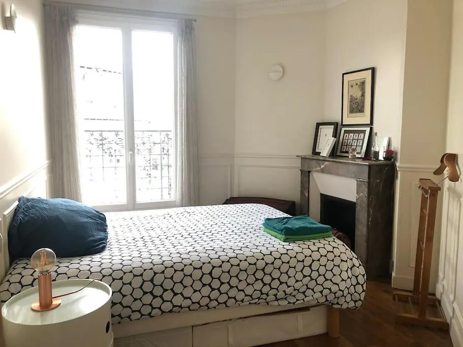 2 Pieces Lumineux Avec Balcon Filant Apartment Paris